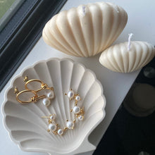 Load image into Gallery viewer, Mermaid Shell Trinket Dish
